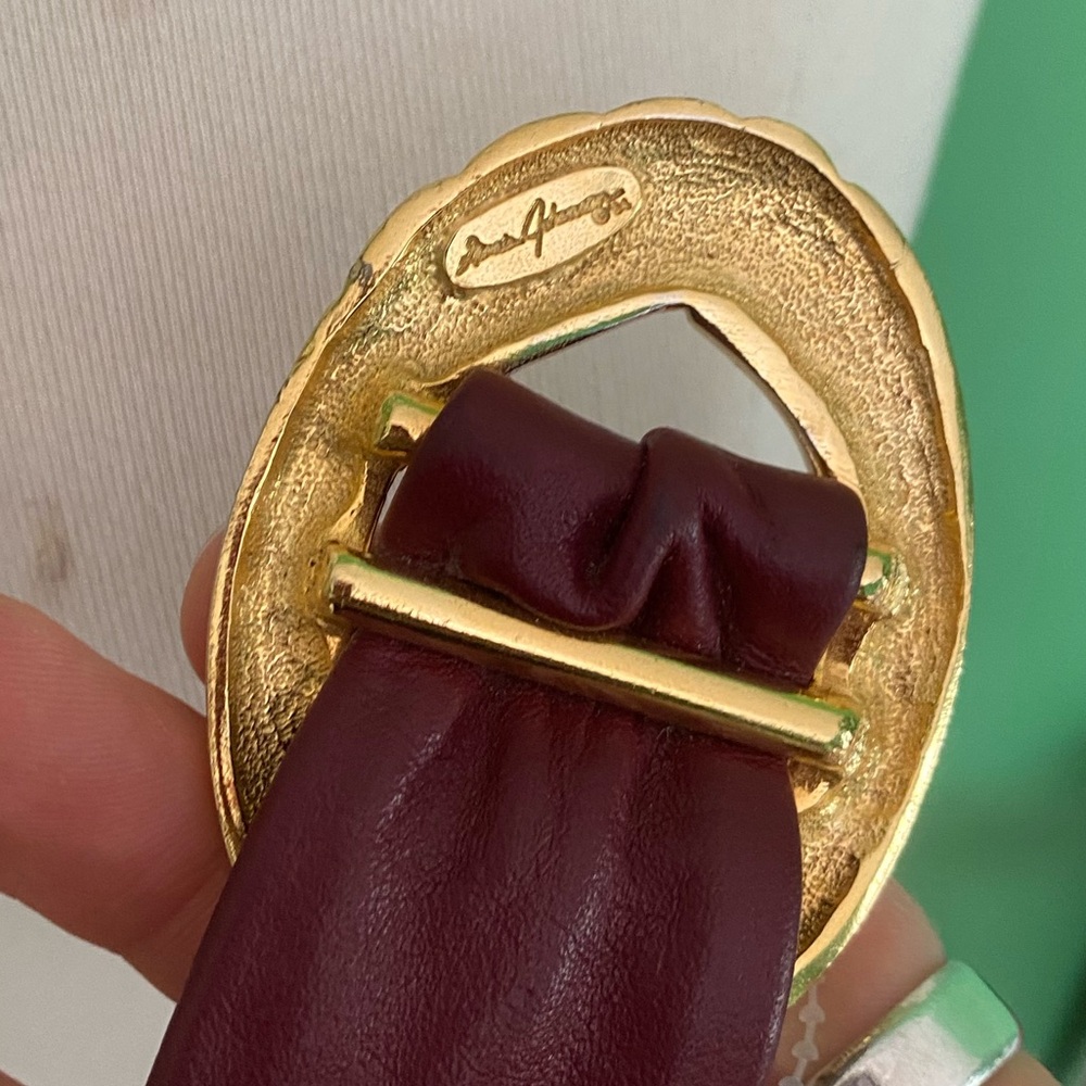 Vintage Ginnie Johansen Burgundy Leather Belt with Gold Oval Buckle old stock - Picture 5 of 7